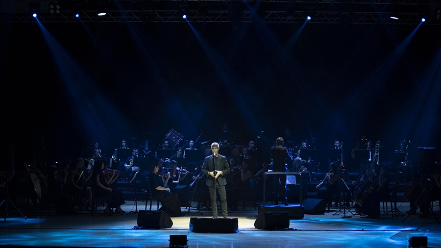 Tenor Alessandro Safina, başkentli müzikseverlerle bir araya geldi