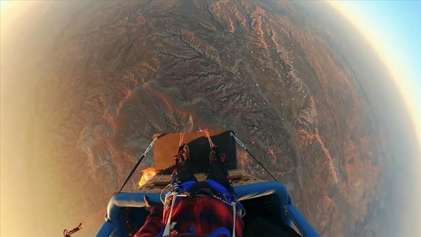 Valentin Delluc, speedrider français, revient sur sa performance "à couper le souffle" en Cappadoce