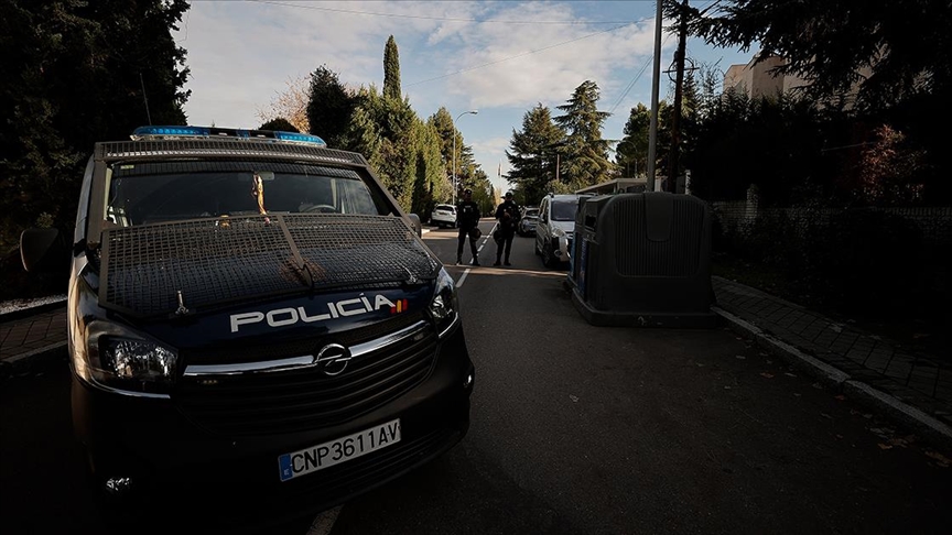 Ukrayna'nın Madrid Büyükelçiliğine gönderilen zarfın açılmasının ardından patlama oldu