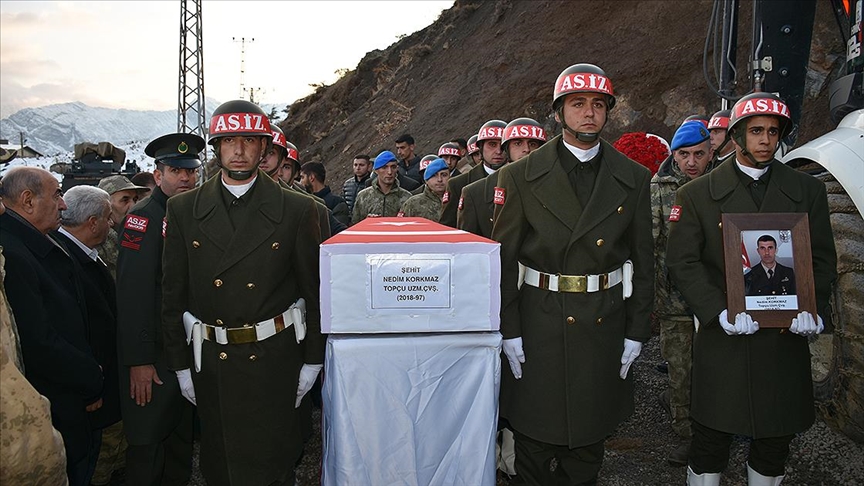 Şehit Topçu Uzman Çavuş Nedim Korkmaz, Hakkari'de son yolculuğuna uğurlandı