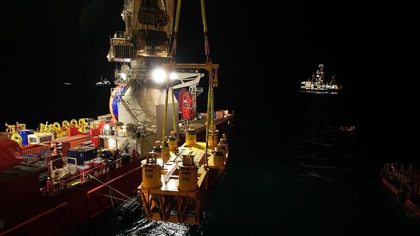 Минэнерго Турции: На дно Черного моря опущена 280 тонная установка «Печенек»