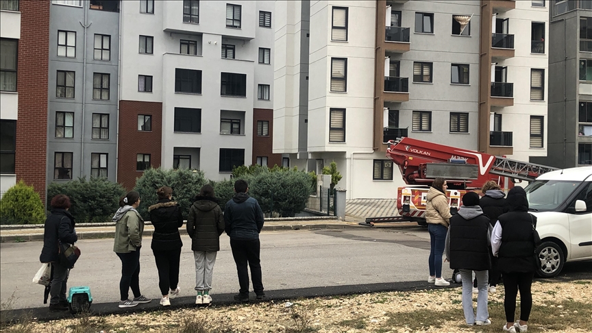 Bursa'da gaz sızıntısı şüphesiyle 3 apartman tahliye edildi