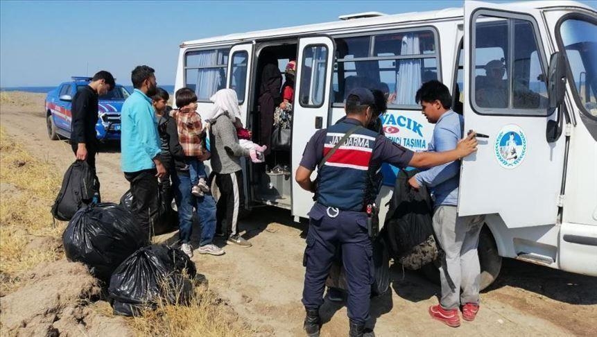 السلطات التركية تضبط 18 مهاجرا غربي البلاد