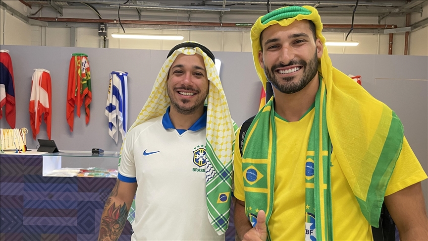 « Al-Ghutra » et « Al-Aqal »… La robe arabe fédère les fans de la Coupe du monde du Qatar