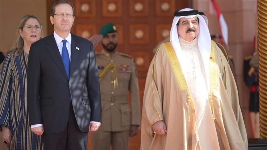 Президент Израиля отправился с первым в истории визитом в Бахрейн