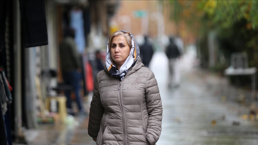 İranlı muhafazakar milletvekili "başörtüsü ihlali" cezalarının artırılacağını söyledi