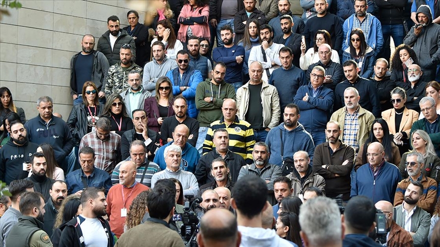 لبنان.. موظفو شركات الاتصالات يشرعون بإضراب مفتوح عن العمل
