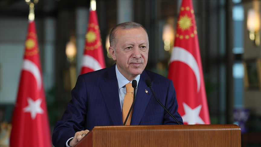 Cumhurbaşkanı Erdoğan: Fırsat eşitliği ve liyakat gibi değerleri kamu ve özel sektörümüze yerleştirmenin gayretindeyiz