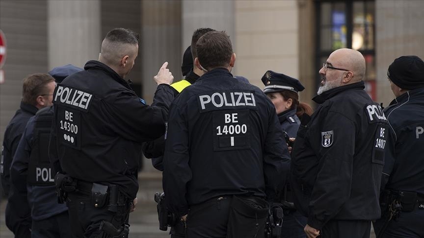 Jerman tangkap anggota sayap kanan dan mantan perwira militer atas rencana kudeta