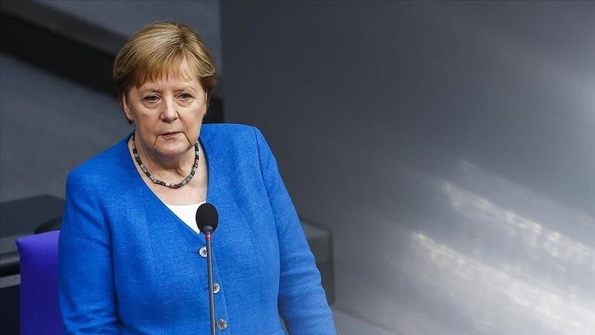 Angela Merkel, Almanya Silahlı Kuvvetleri'ni daha iyi silahlarla donatmadığı konusunda öz eleştiride bulundu