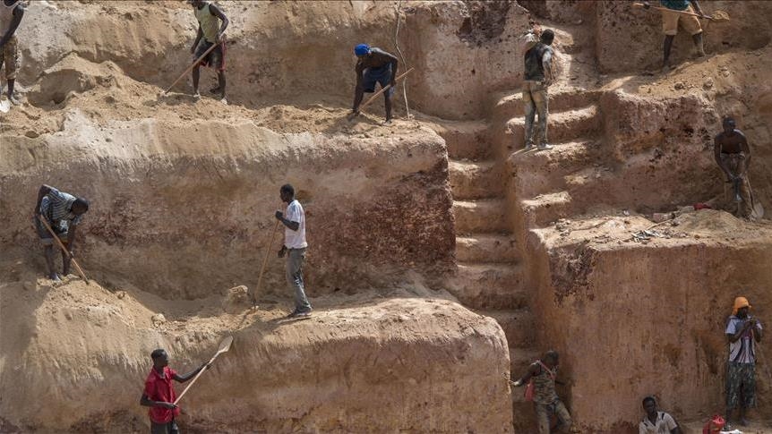 Lacroix lie l'expansion du terrorisme en Afrique à l'exploitation illégale de "matières rares"