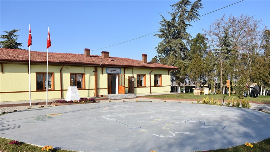 Eskişehir'in 12 kırsal mahallesindeki okullar Köy Yaşam Merkezine dönüştürüldü