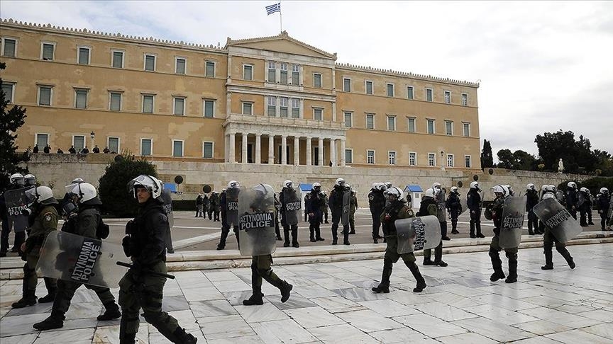 Greece cracks down on Roma settlements over teen shooting protests
