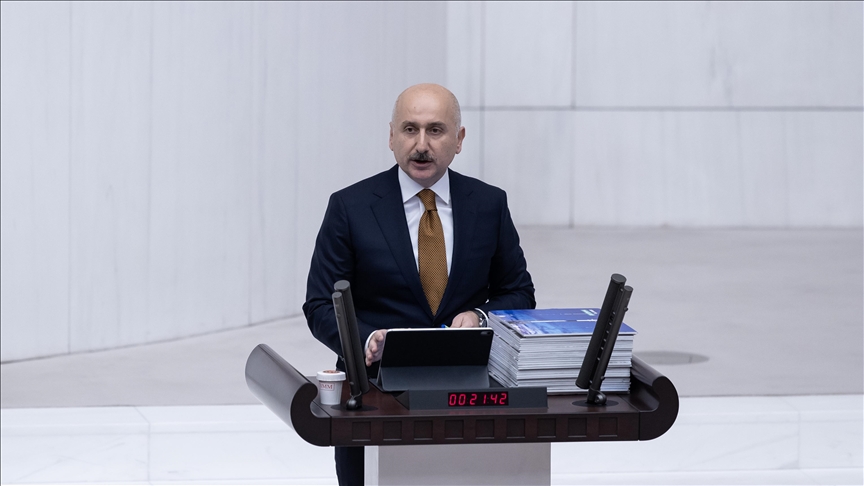 Bakan Karaismailoğlu: Yaptığımız yatırımlar sayesinde sadece 2021 yılında 28 milyar dolar tasarruf elde ettik