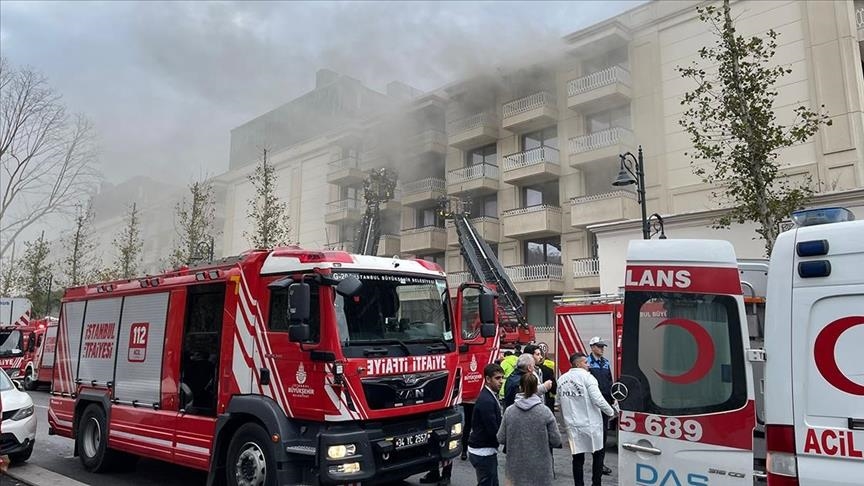 Türkiye: Un incendie se déclare dans la partie hôtel du Palais Çırağan à Istanbul