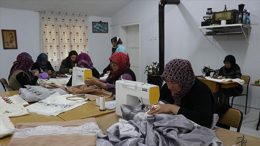 Karabük'te köy yaşam merkezleri kadınların "eğitim yuvası" oldu