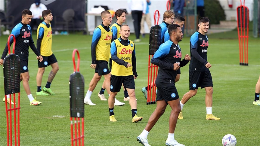 Serie A lideri Napoli'nin Antalya kampı devam ediyor