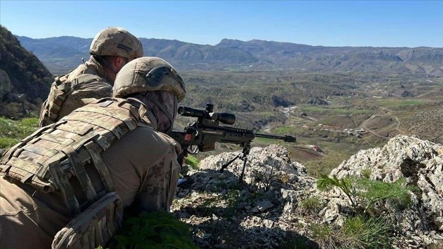 الدفاع التركية: تحييد 11 إرهابيا شمالي العراق