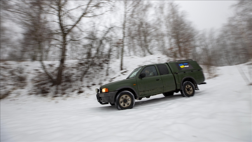 Ukrainian soldiers in frontline receive training for off-road driving