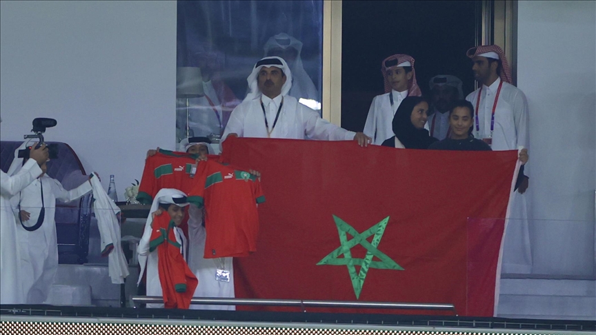 أمير قطر يهنئ ملك المغرب بصعود منتخب بلاده لنصف نهائي كأس العالم 