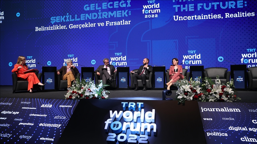 Experts discuss world economy at TRT World Forum