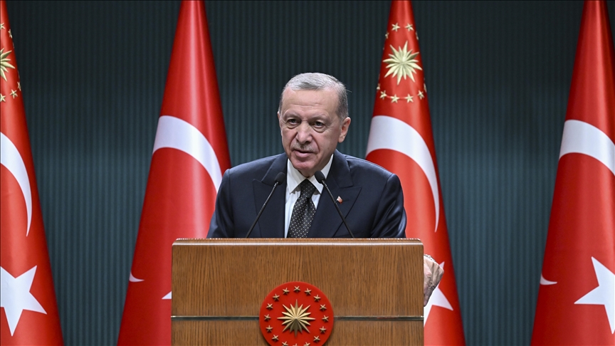 Erdogan annonce la découverte de 150 millions de barils de pétrole dans l'est de la Türkiye 