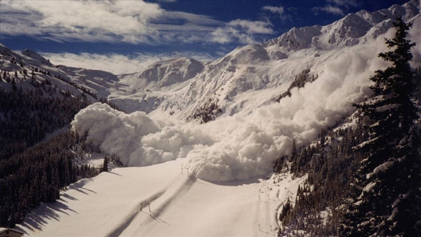 В Казахстане предупредили об угрозе схода снежных лавин