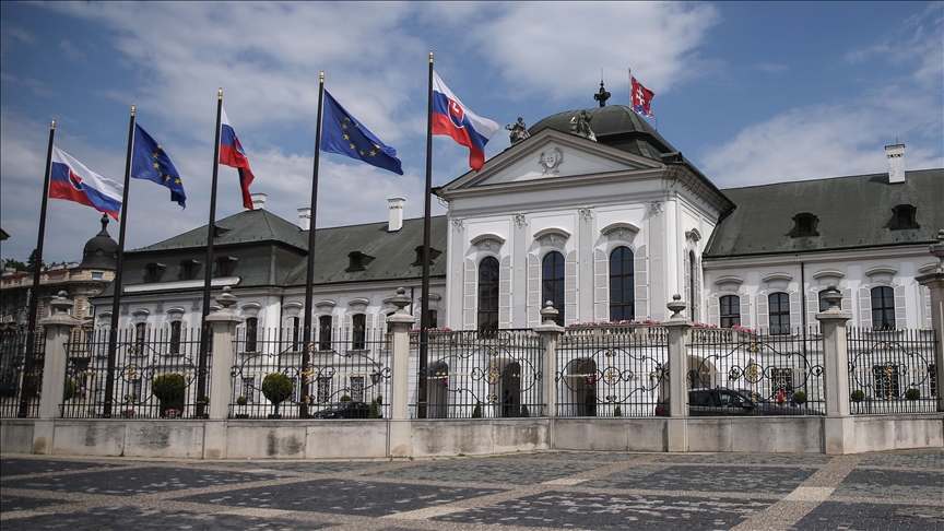 Slovakia signs deal to purchase 152 armored combat vehicles