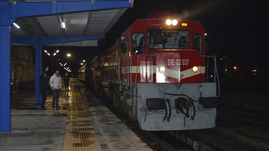 Türkiye’s Touristic Eastern Express railway begins accepting passengers for new season