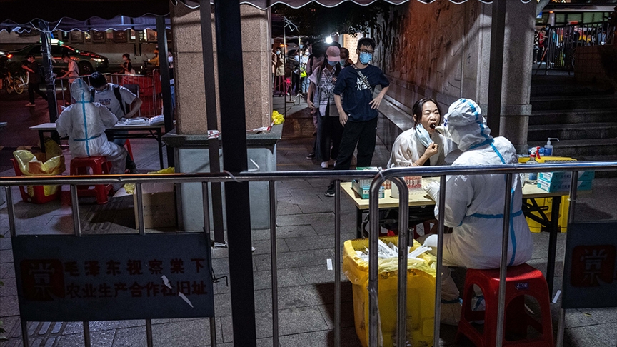 Çin, hastalık belirtisi göstermeyen Kovid-19 vakalarını bildirmeyecek