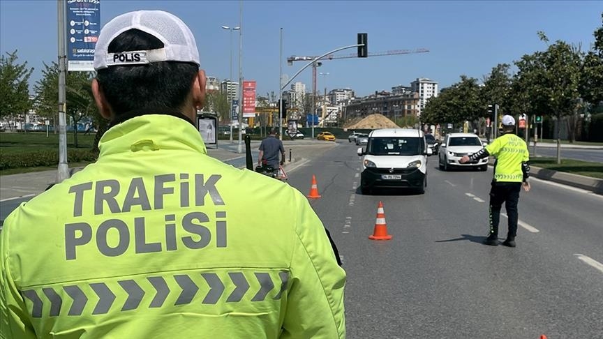 Driving drunk, husband of US consul general in Istanbul injures 1 in traffic accident