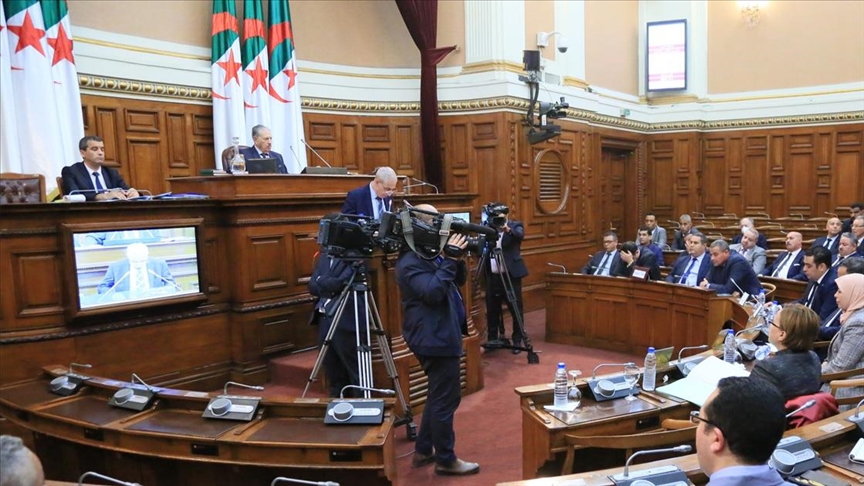 دلالات اعتماد الجزائر أكبر موازنة في تاريخها (تقرير)