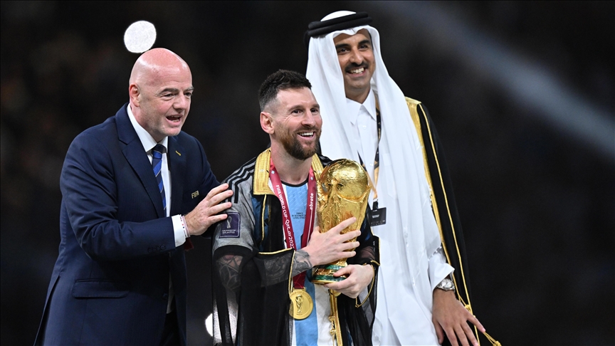 الاتحاد الأرجنتيني عن عباءة ميسي: "بالتأكيد أنت ملك"