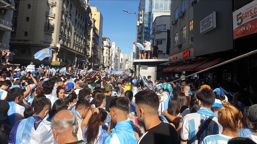 Fans at World Cup pay homage to Maradona with shirts and chants