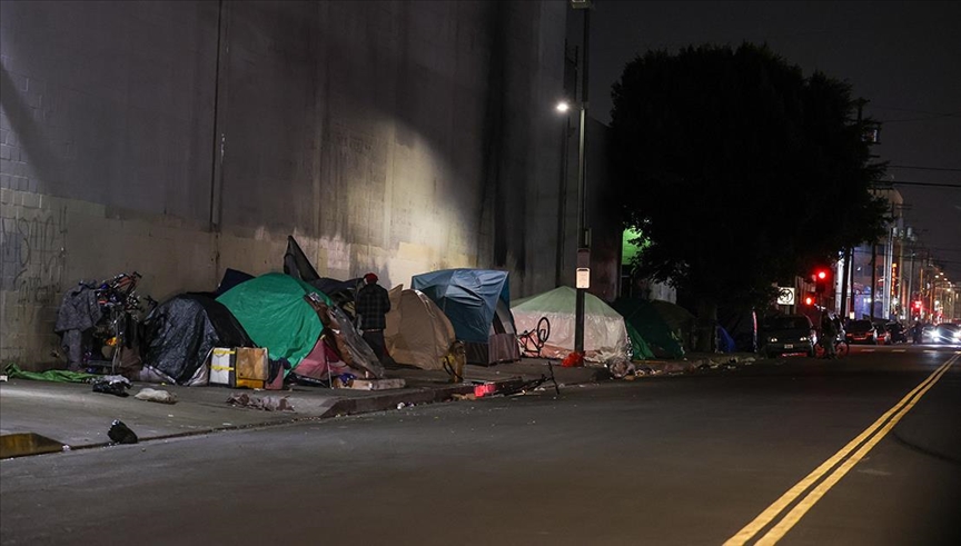 ABD'nin Los Angeles kentinde yaklaşık 40 bin evsiz otellere yerleştirilecek