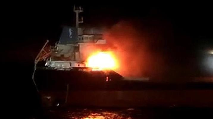 Sinop'ta kuru yük gemisinde yangın