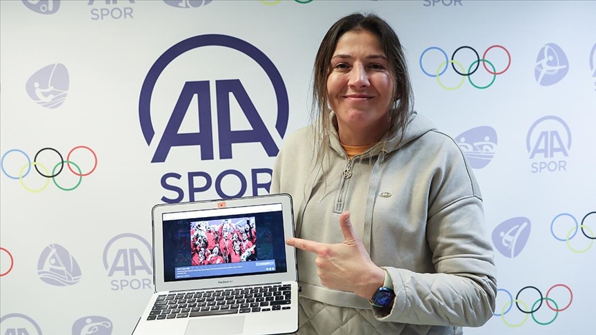 Dünya şampiyonu milli boksör Şennur Demir, oyunu "Zaferin yumrukları"ndan yana kullandı
