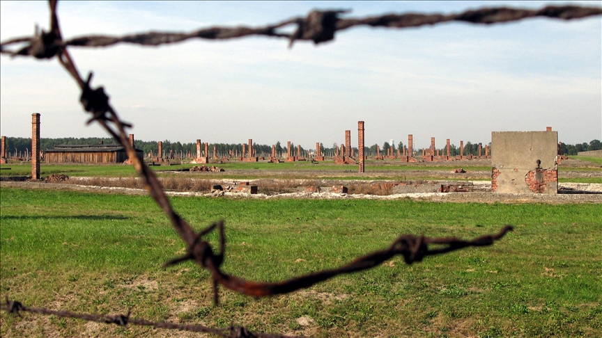Almanya'da 97 yaşındaki Nazi toplama kampı sekreterine 2 yıl hapis cezası