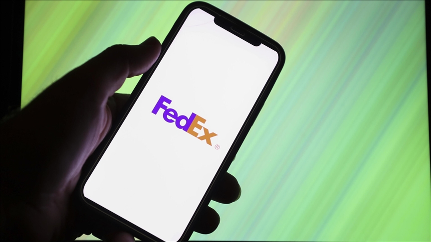FedEx income, revenue fall with weak demand