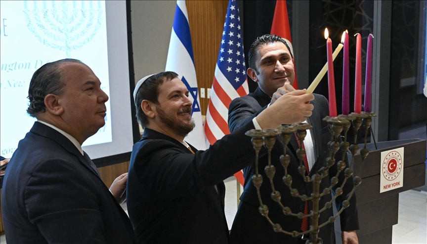 Turkish-American Jews celebrate Hanukkah at Turkish House in New York for first time
