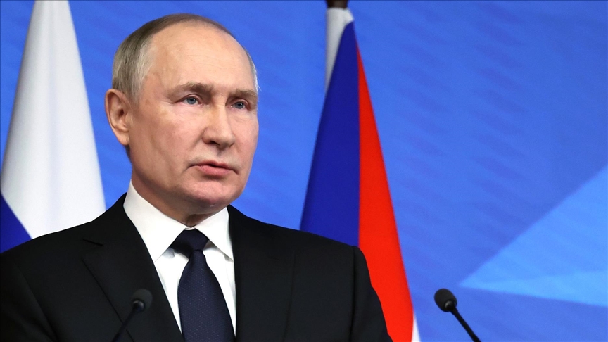 Путин: Российская молодежь попала под шквал информационных атак