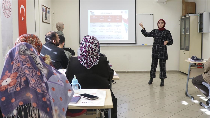 Türkiye'deki yaklaşık 1,5 milyon yabancıya sosyal uyum eğitimi verildi