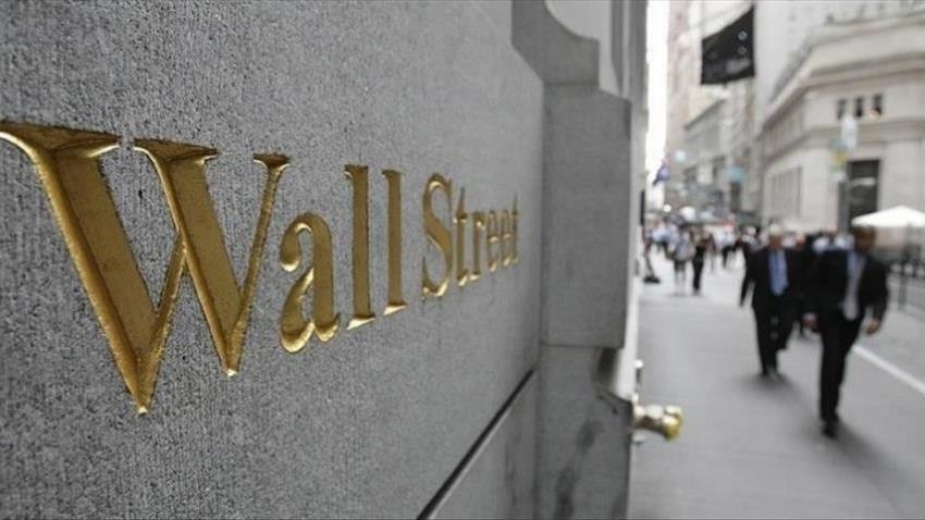 US stocks end higher amid optimism over consumer confidence