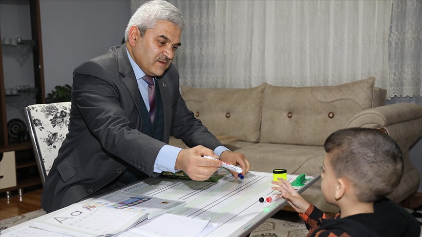 "Spina bifida" ve "hidrosefali" hastası 7 yaşındaki Devran'ın hayali sporcu olmak
