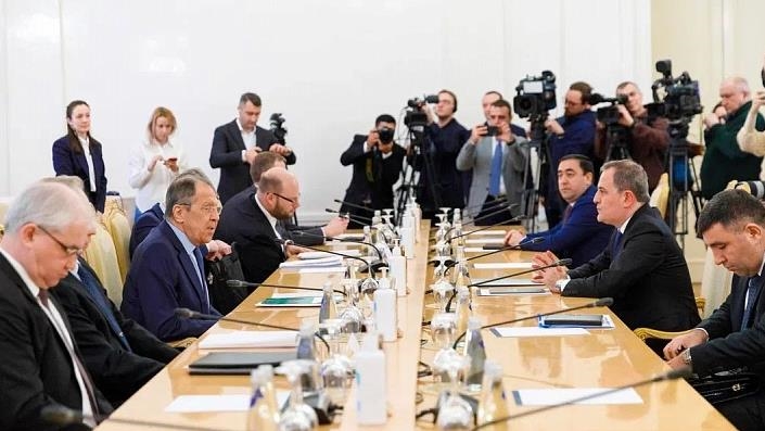 Москва: Баку и Ереван должны искать пути урегулирования разногласий
