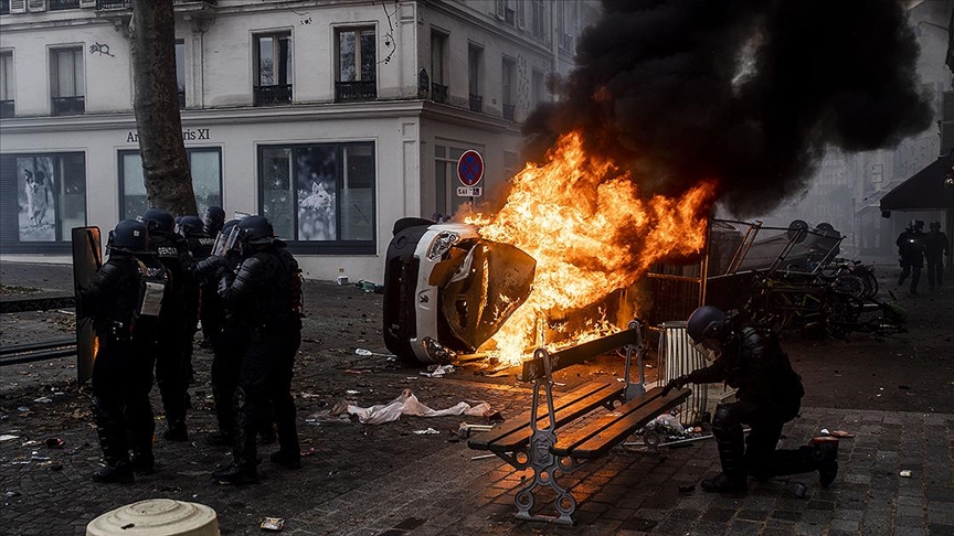 Terör örgütü PKK yanlıları Paris'i savaş alanına çevirdi