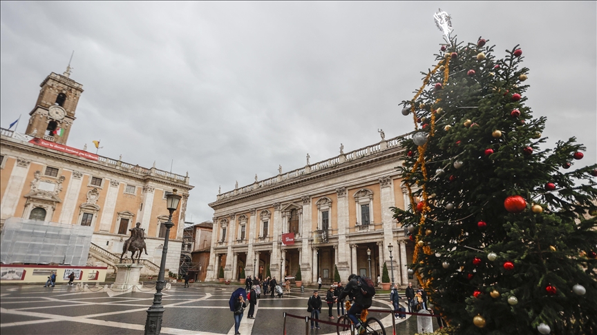 8 out of 10 Italians spend Christmas with family to save money: Report