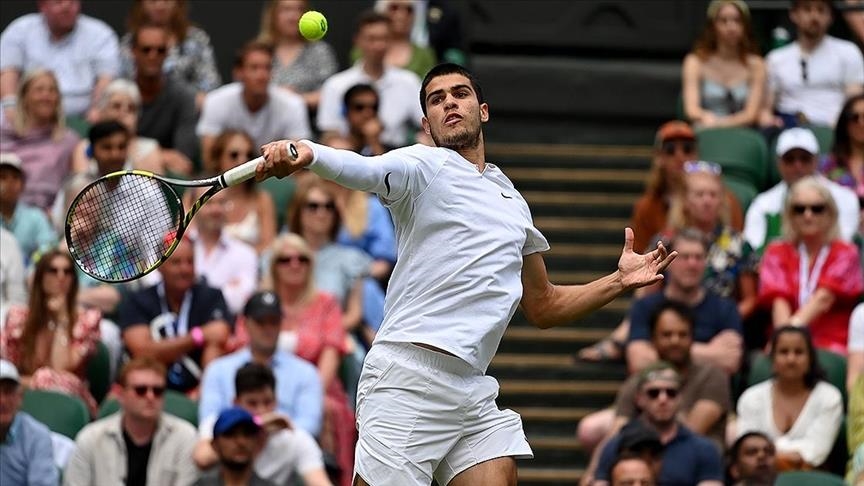 Tennis top seed Alcaraz donates his US Open sneakers for charity auction