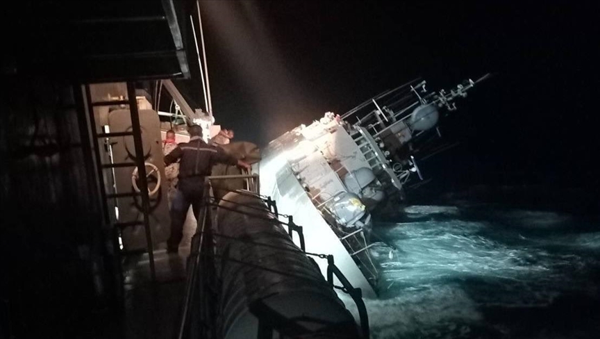 Days after warship sinks, 11 Thai sailors still missing