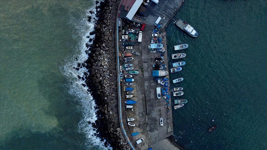 Batı Karadeniz'de rüzgar balık avcılığını olumsuz etkiledi